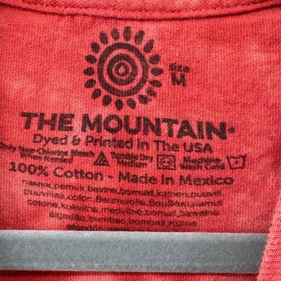 The Mountain Medium Red Dog Art T-Shirt Size Medium - Picture 4 of 5